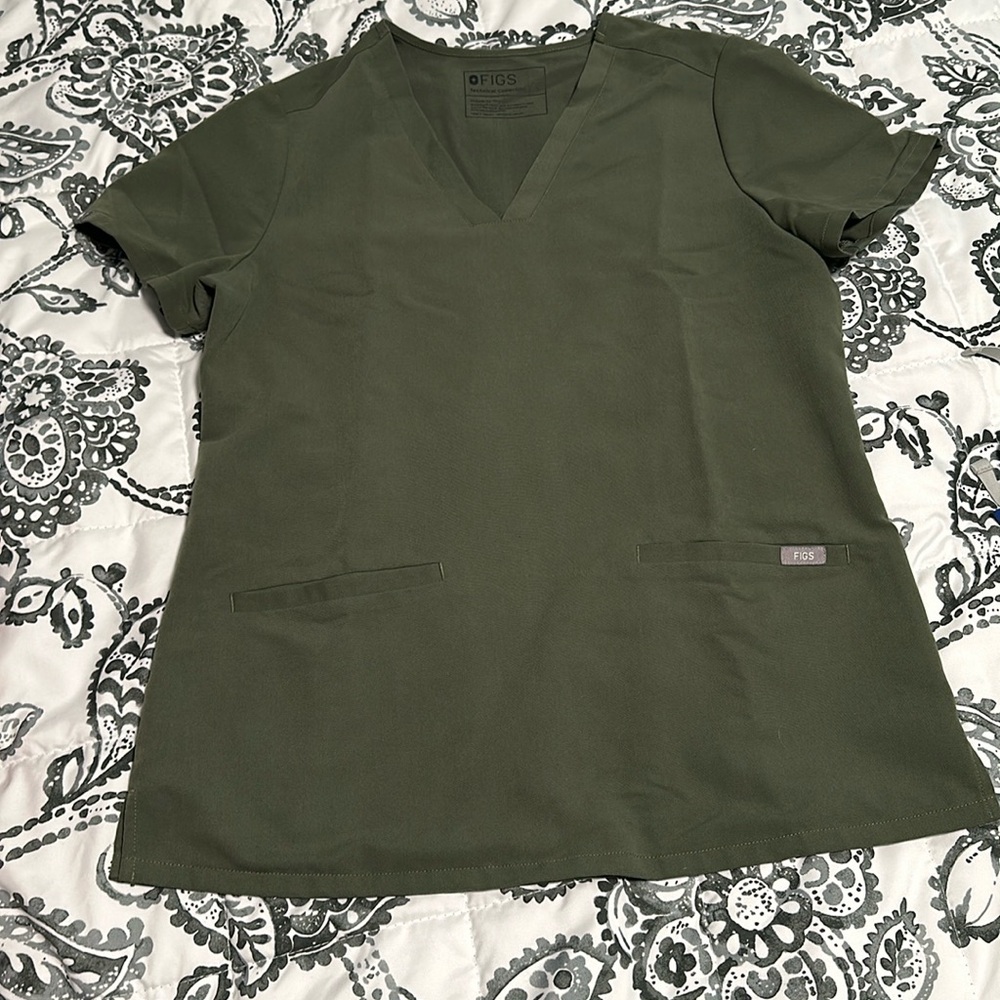 Casma three pocket